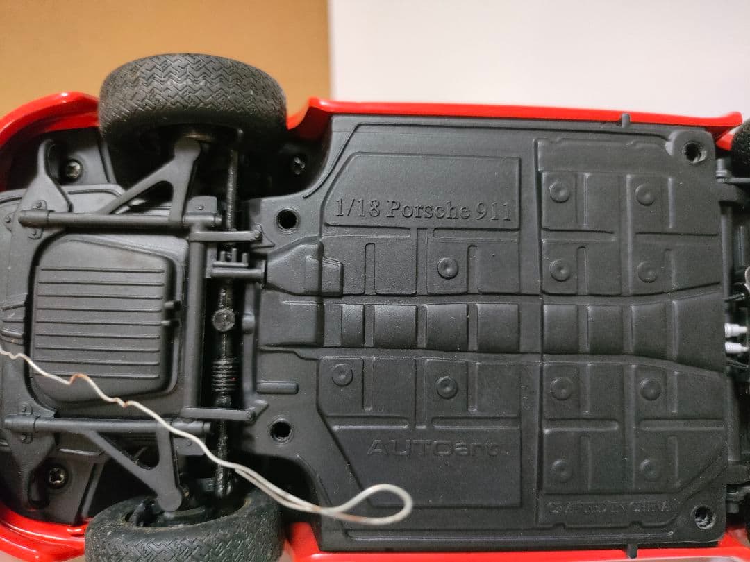 に*ー様 オートアート　ポルシェ911カレラ 　1/18