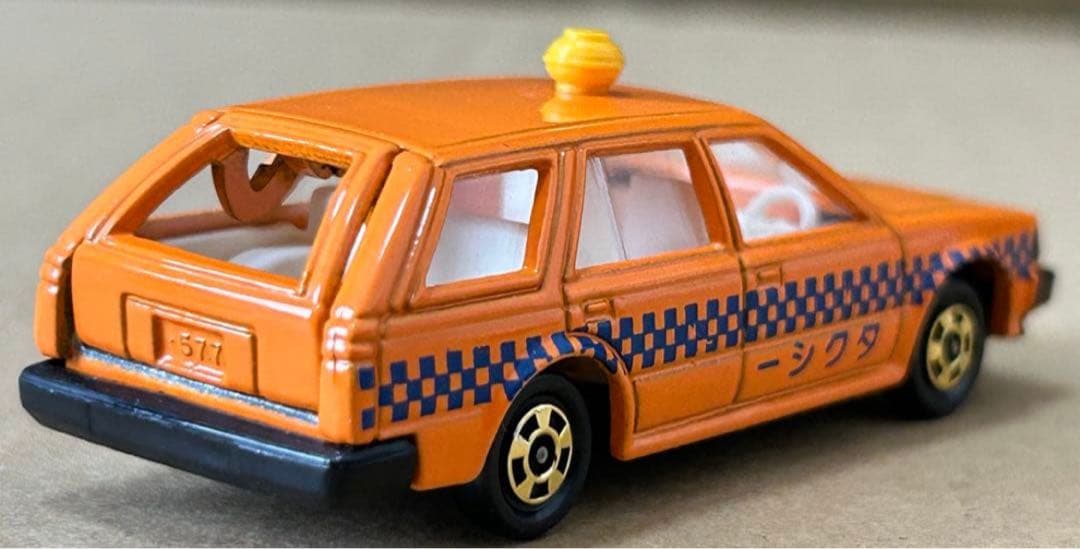 トミカ ニッサン ブルーバードワゴン タクシー