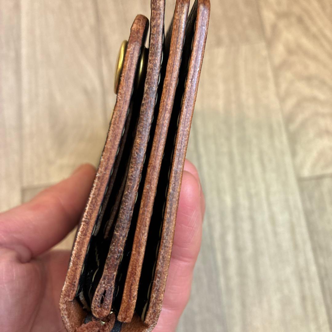 【茶芯ブラック】トラッカーウォレット　ミドル　真鍮　お札を折らずに収納　タイプA