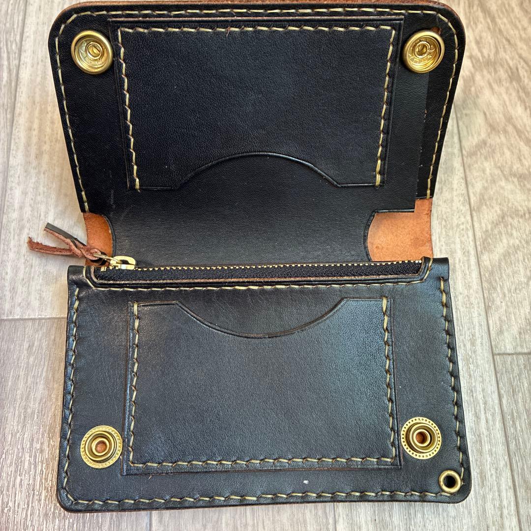 【茶芯ブラック】トラッカーウォレット　ミドル　真鍮　お札を折らずに収納　タイプA