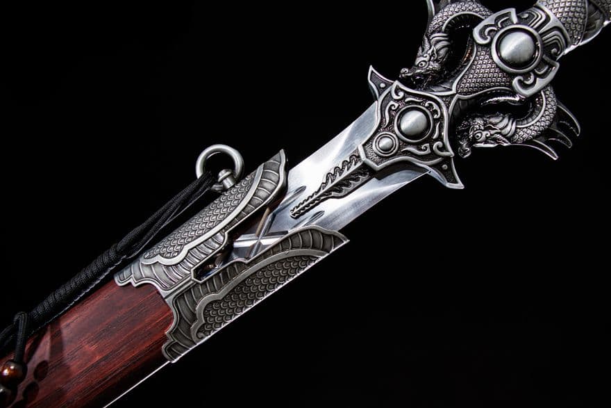 【ね竜戦剣】古兵器 刀装具 日本刀　模造刀 居合刀 武士道 鑑賞用 美術刀