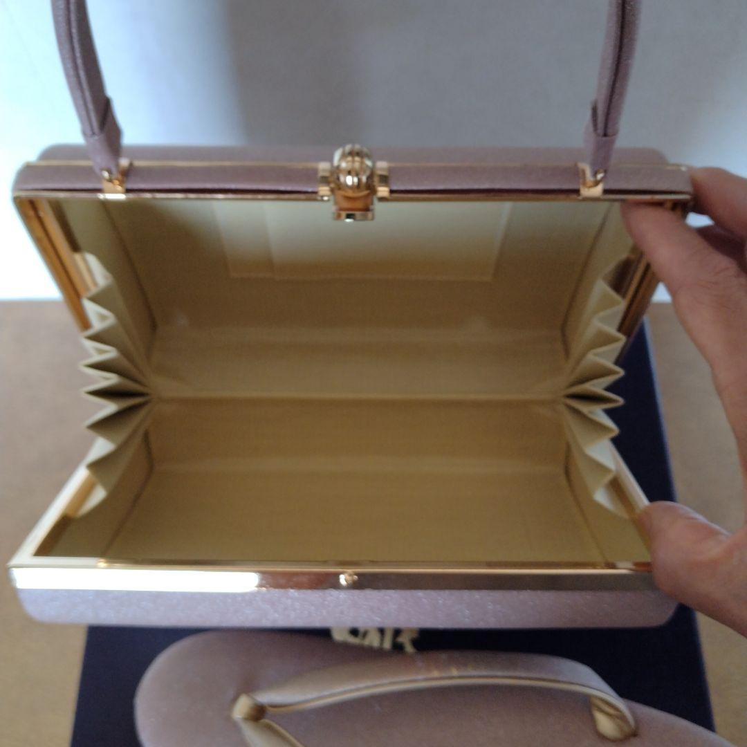 草履とバッグのセットです。東京胡蝶です。