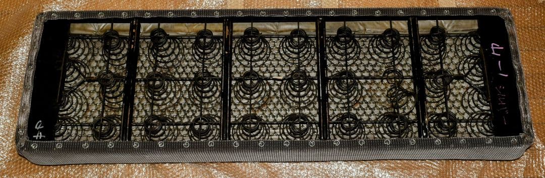 限定1品　JR東日本仙石線　205系3100番代 ３人掛け座席　座面（優先席）