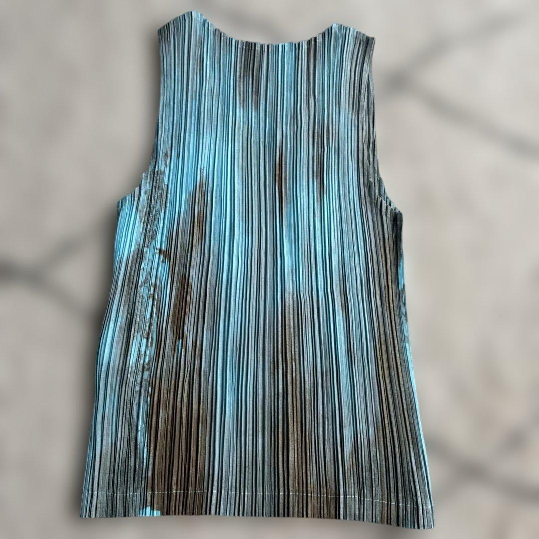 イッセイミヤケ　プリーツタンクトップ 青と茶色　M