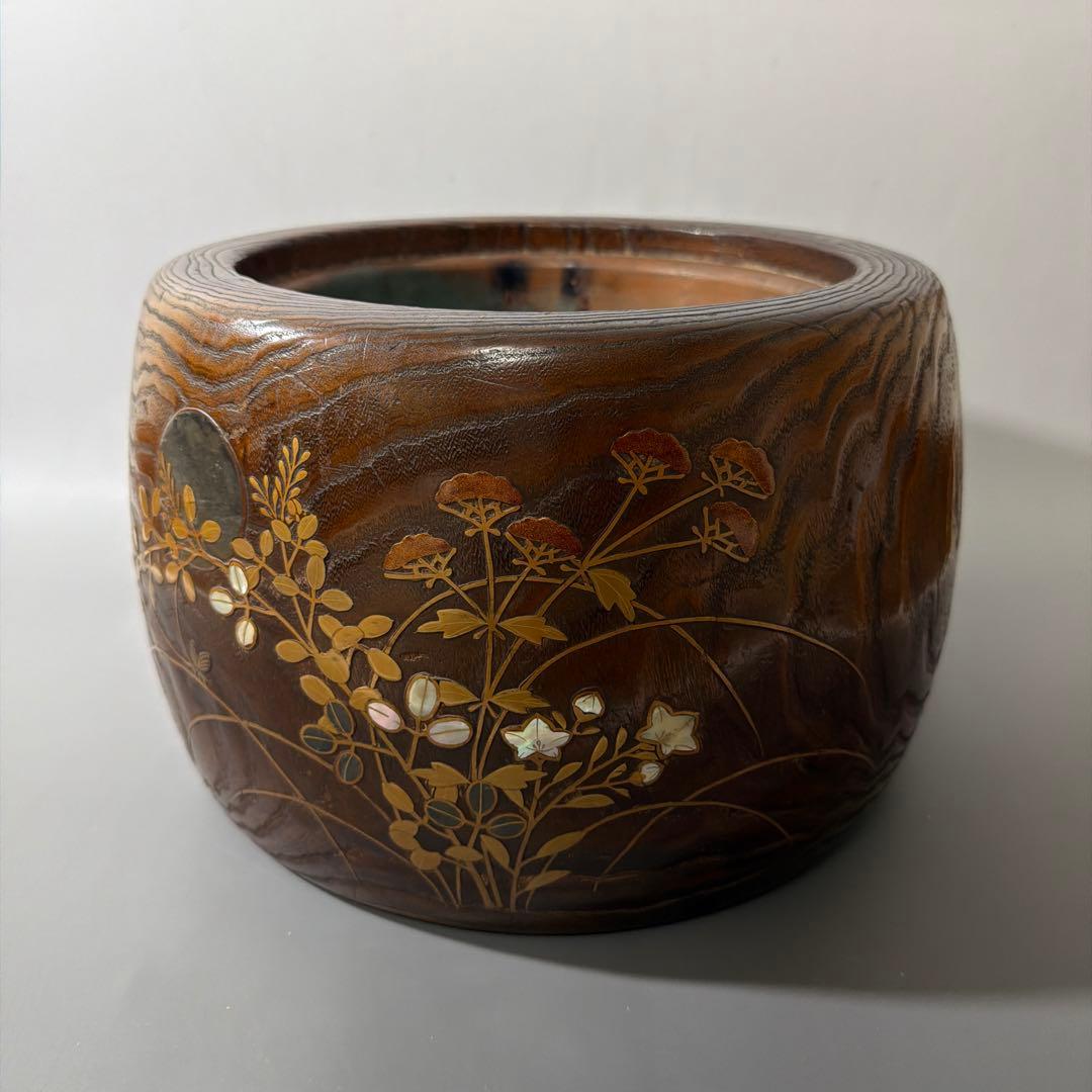 桐材 秋草蒔絵 火鉢 虫の音 螺鈿 陽刻 梨地 eb547cf4831a8255d0ca4cc0525a24