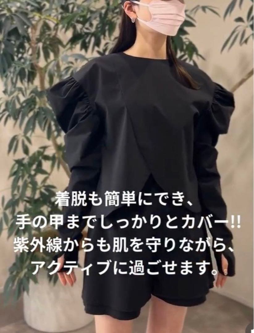 ラッシュガード　トップス