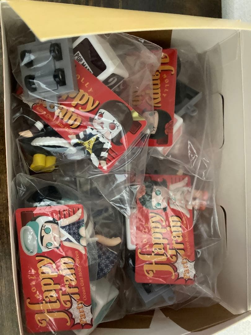 POPMART MOLLY ハッピートレインパーティー12個セット POPMART MOLLY