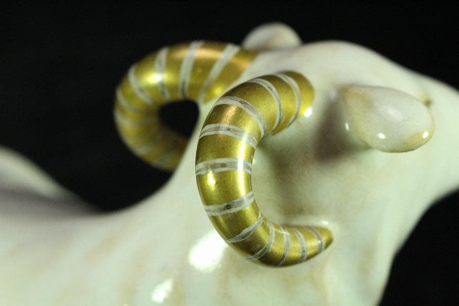 三代伊藤陶山 羊置物 美品 共箱(K-LC863) - メルカリ