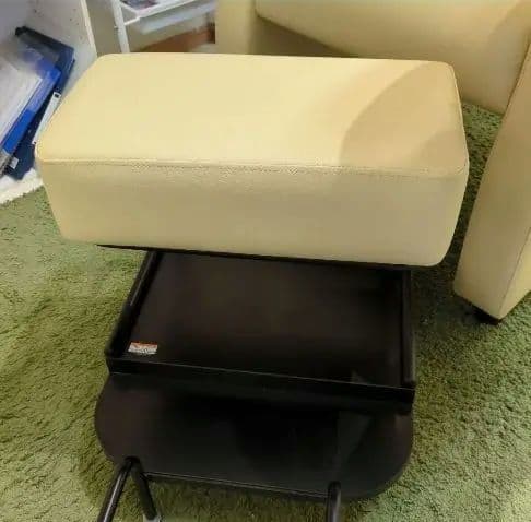 中古美品】タカラベルモント REINE IIl エステ ネイル用ソファ ベッド