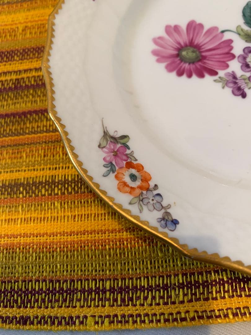 ロイヤルコペンハーゲン レアな1870年アンティークの花柄絵皿綺麗に描けて