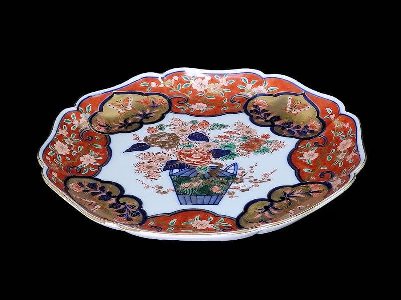 大聖寺伊万里　金襴手　百花繚乱　花籠に蝶の図　８寸半皿　E397AS-COa