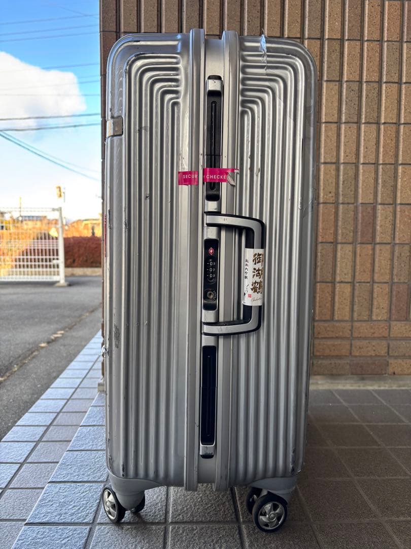 シルバー ストライプ キャリーケース - メルカリ