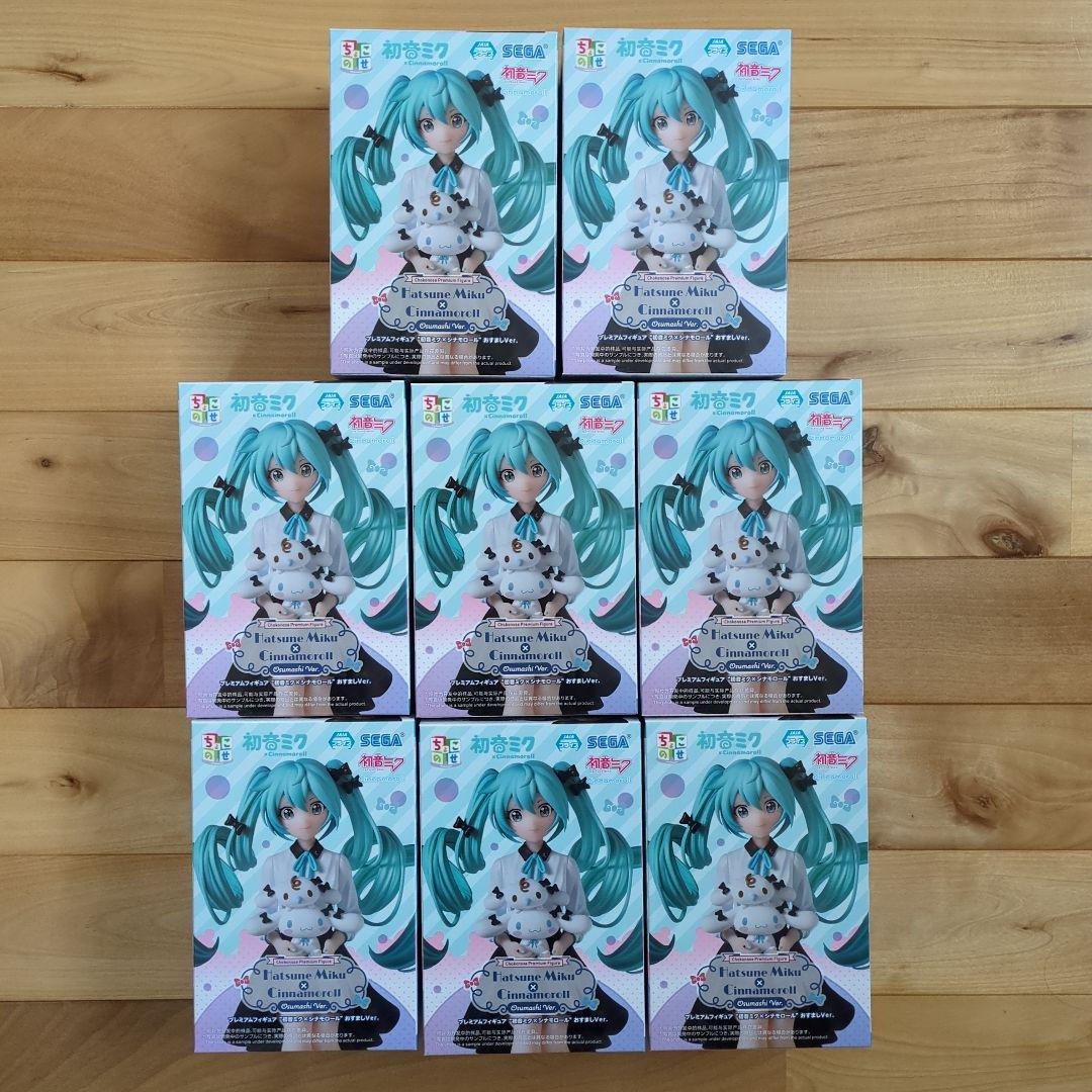 初音ミク　フィギュア　39個セット　猫耳Tシャツ・シナモロール　など