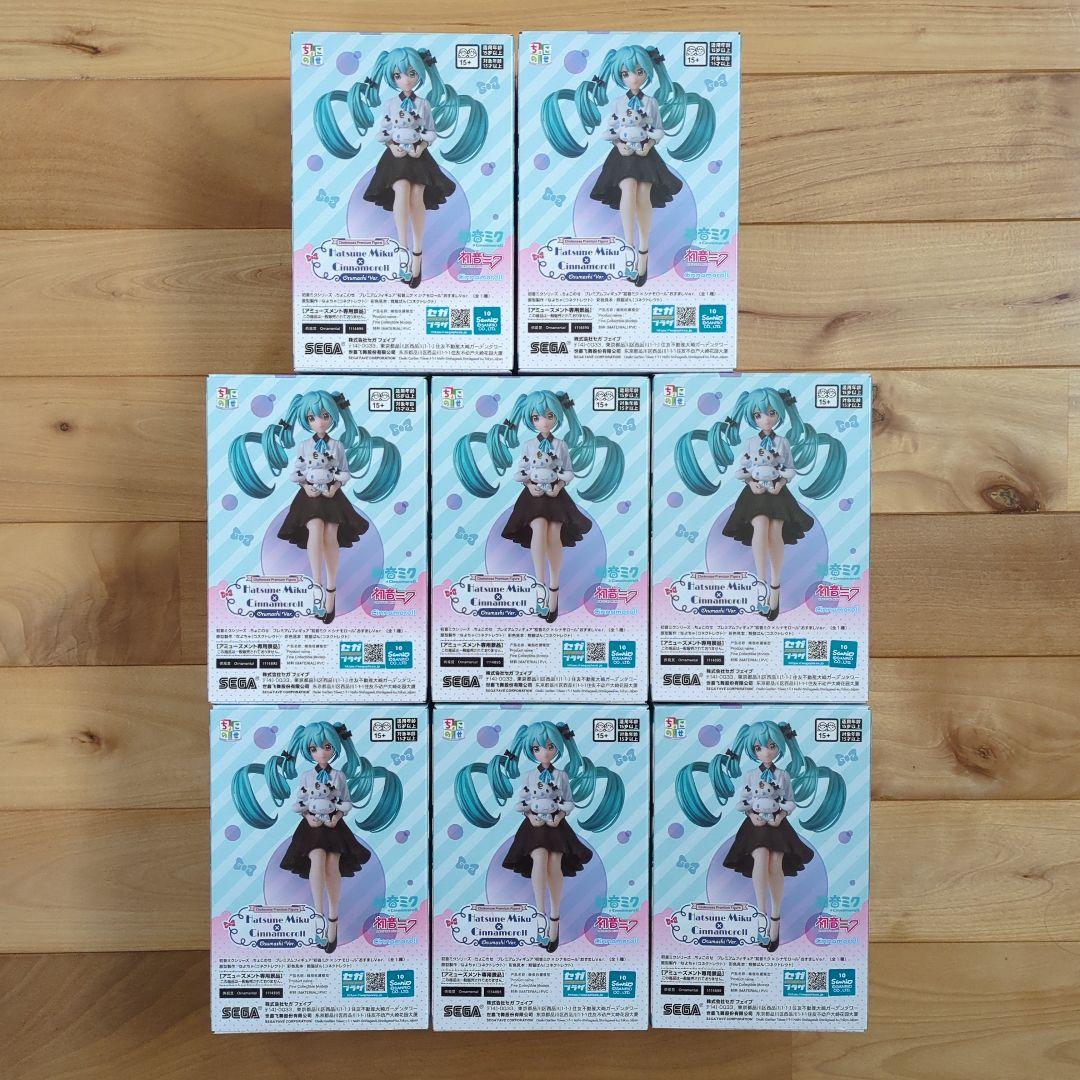 初音ミク　フィギュア　39個セット　猫耳Tシャツ・シナモロール　など