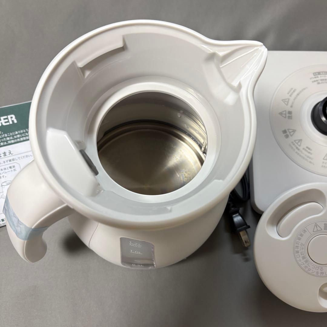 TIGER 電気ケトル 1.2L ホワイト PTV-A120