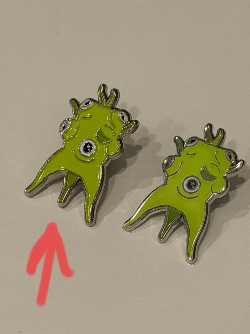 希少　初期レネのピンバッジ　凸凹エナメルバージョン　チェコ館　万博　Expo