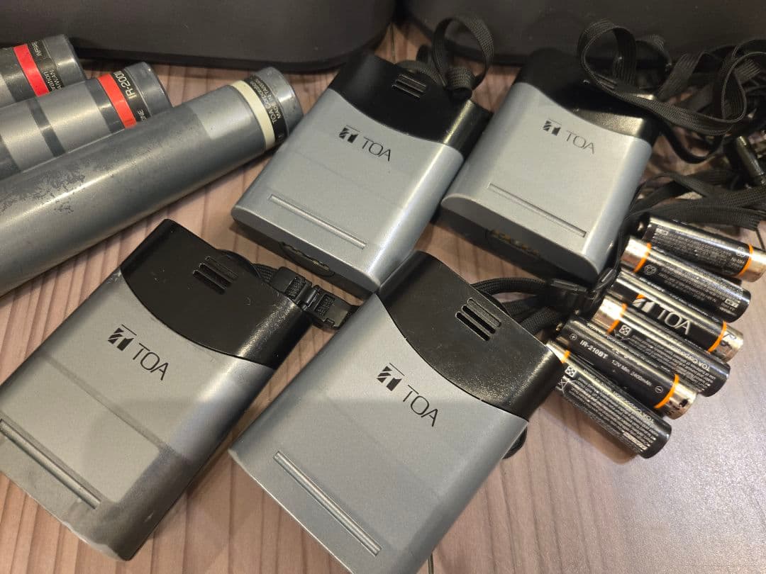 TOAワイヤレスマイクチューナーチャージャーセットIR-200M300M702T