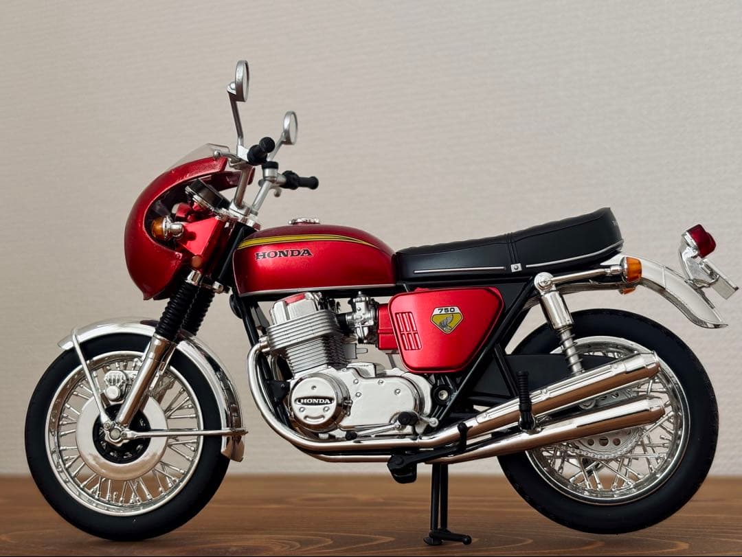 MAFEX T-800 ターミネーター ＋ ホンダCB750FOUR カスタム