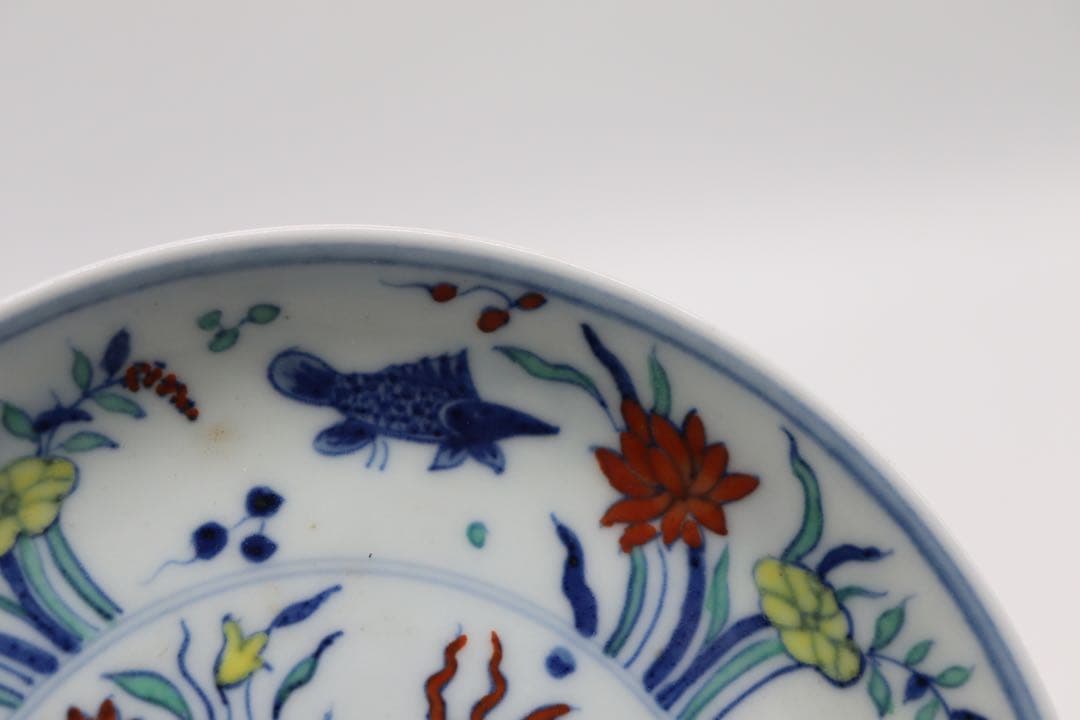 中国　とう彩　蓮&魚紋皿　大明成化年製銘　送料込み1124