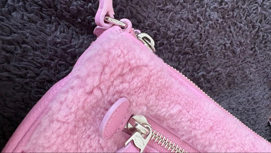 ❤️新品未使用❤️COACHコーチ スモールライダーポシェット ピンクキーホルダー付