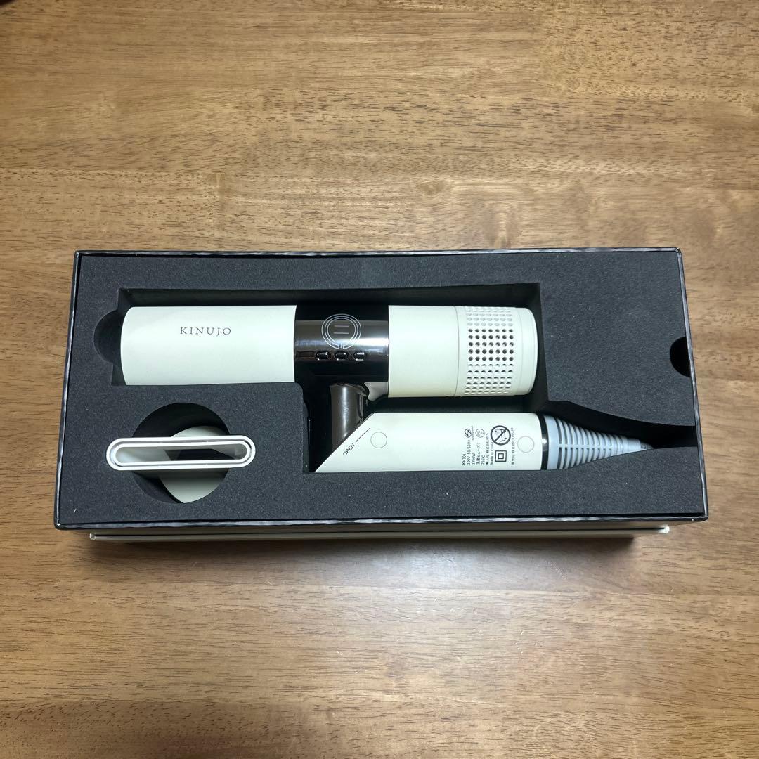 新品未使用 KINUJO 絹女 ドライヤー ホワイト KH301