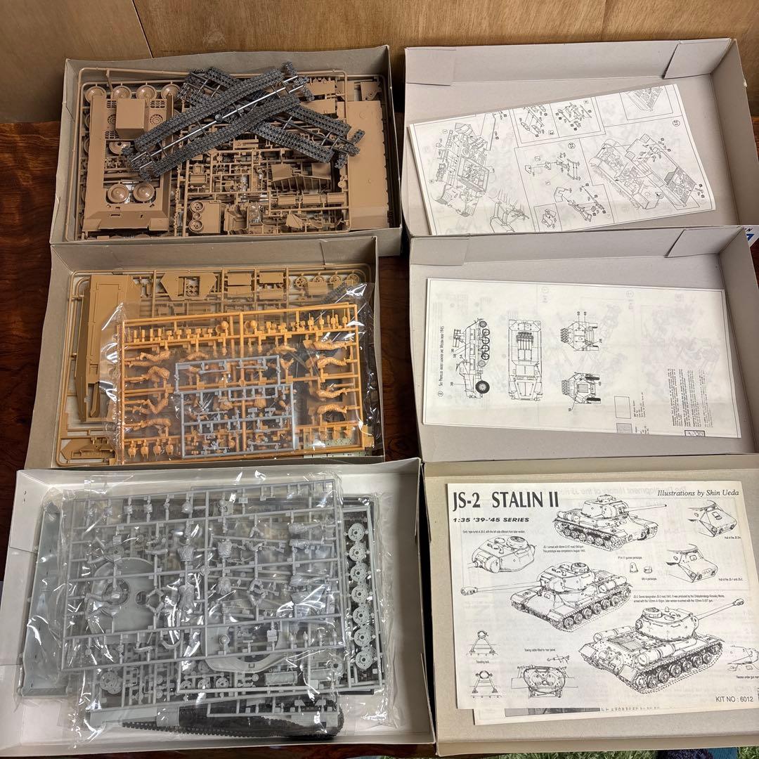 戦車モデルキット 1/35 スケール 3点セット　0124o101