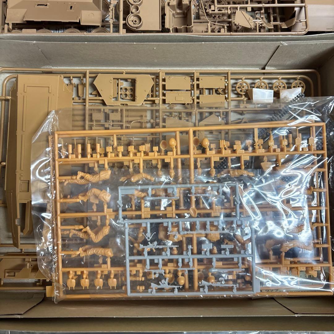 戦車モデルキット 1/35 スケール 3点セット　0124o101