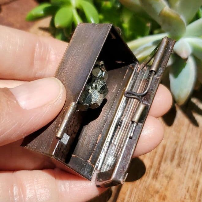 パイライト標本2 ペルー産 標本箱ペンダント 鉱物 標本 箱 アンティーク