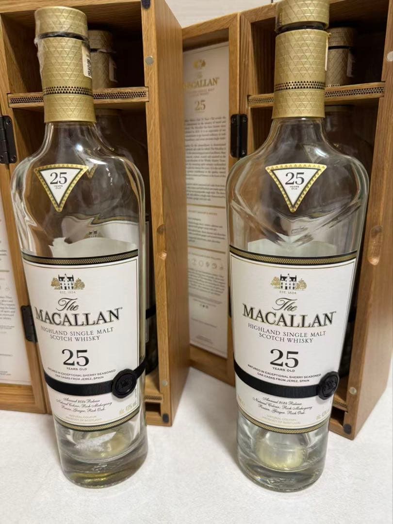 The Macallan25年マッカランシングルモルトウイスキー空き瓶空き箱2つ