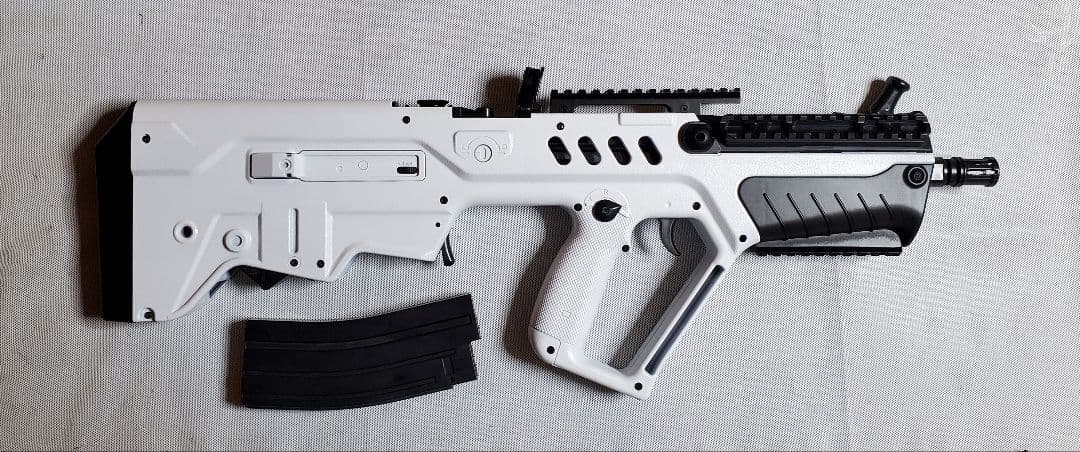 東京マルイ　タボール21　ホワイト　電動ガンボーイズ　カスタム　改修品　10禁