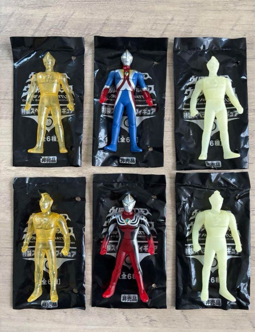 未開封！2003映画ウルトラマンコスモスVSジャスティスフィギュア全6種