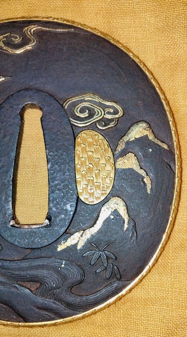 鉄鍔　鐔　(無銘宗典　橋袂賢人図)　江戸時代　金覆輪　金埋金　箱付き