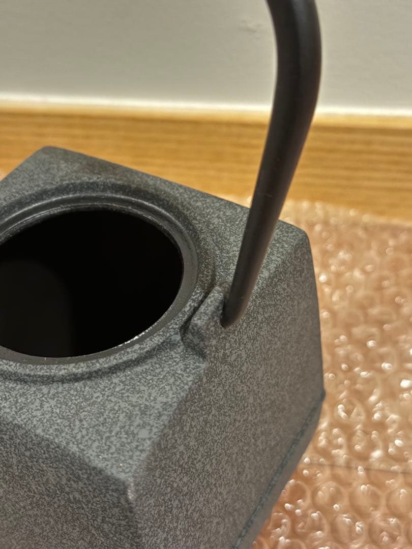 鉄瓶（鉄鋳物） 増田尚紀デザイン 鋳心ノ工房製 茶こし・ウォーマー付き