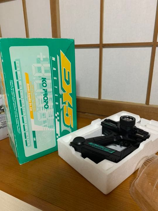 エンジンカー メルセデスベンツ 電動ラジコン、川畑真人D1180sx