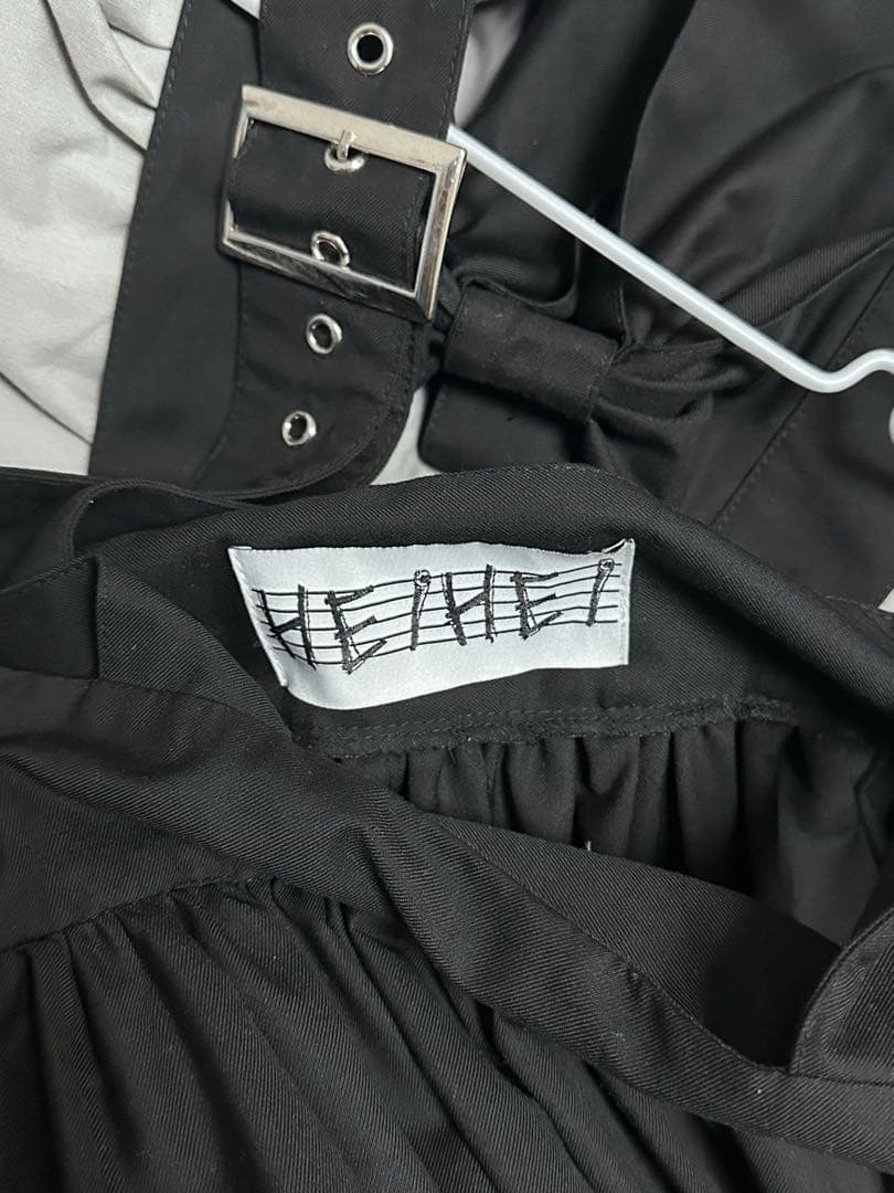 HEIHEI 吊りリボンスカート 黒