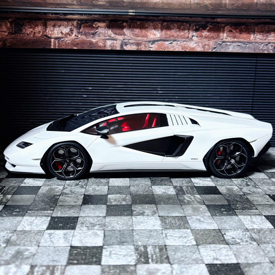 1/18 TOP SPEED ランボルギーニ カウンタック LPI 800-4