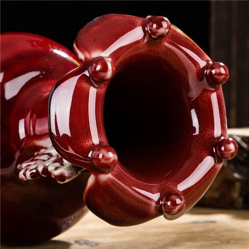 アイディアは古磁器の花瓶の模造品である