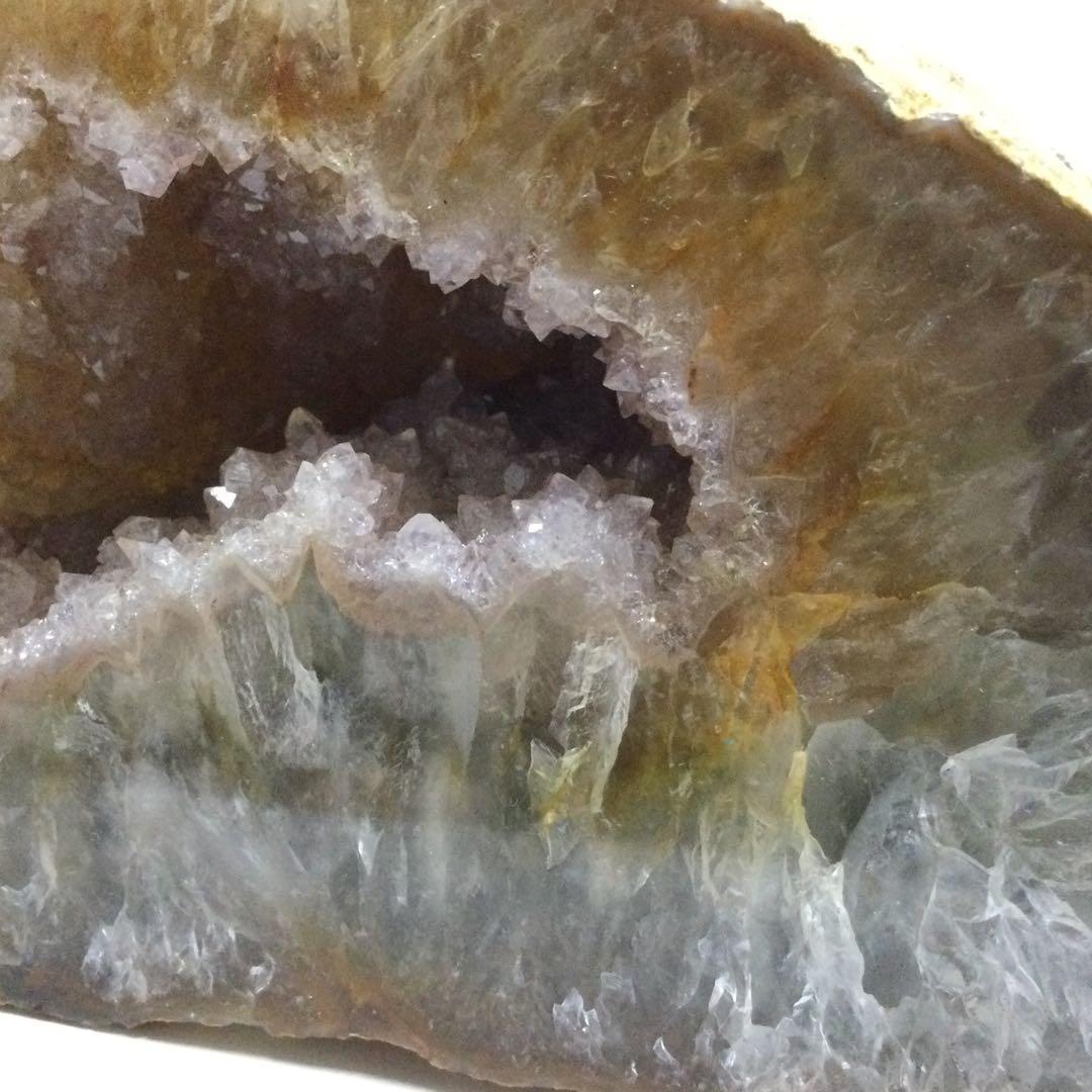 開運・金運のお守り☆龍神の宿る洞窟】龍穴 天然石 ジオードメノウ 原石