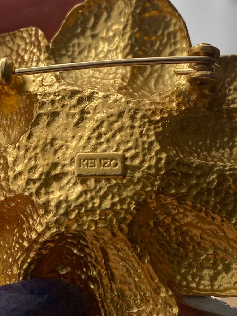 美品 KENZO ブローチ