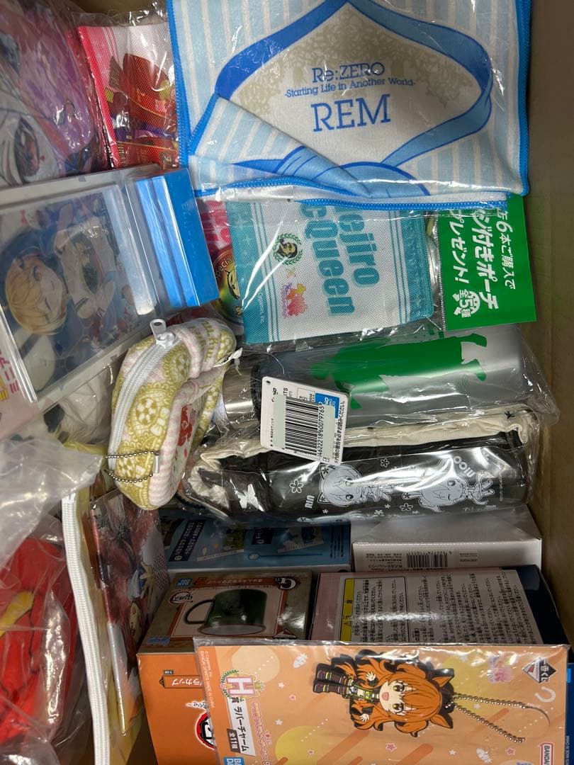 ノンジャンル アニメ キャラクターグッズ まとめ売り 300点