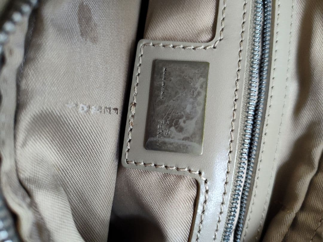 Fendi ベージュ ショルダーバッグ