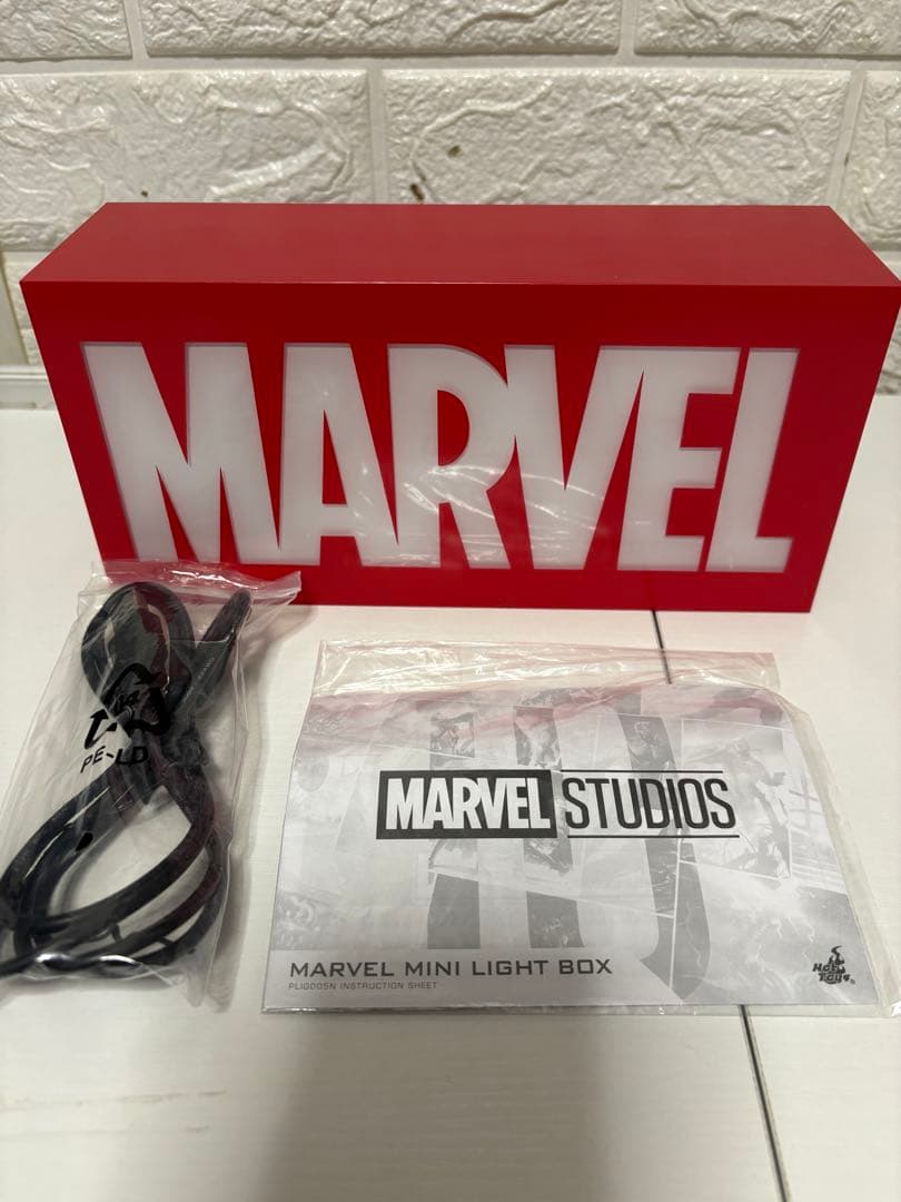 生産終了】MARVELSTUDIOS 10周年 ミニライトボックス ロゴライト