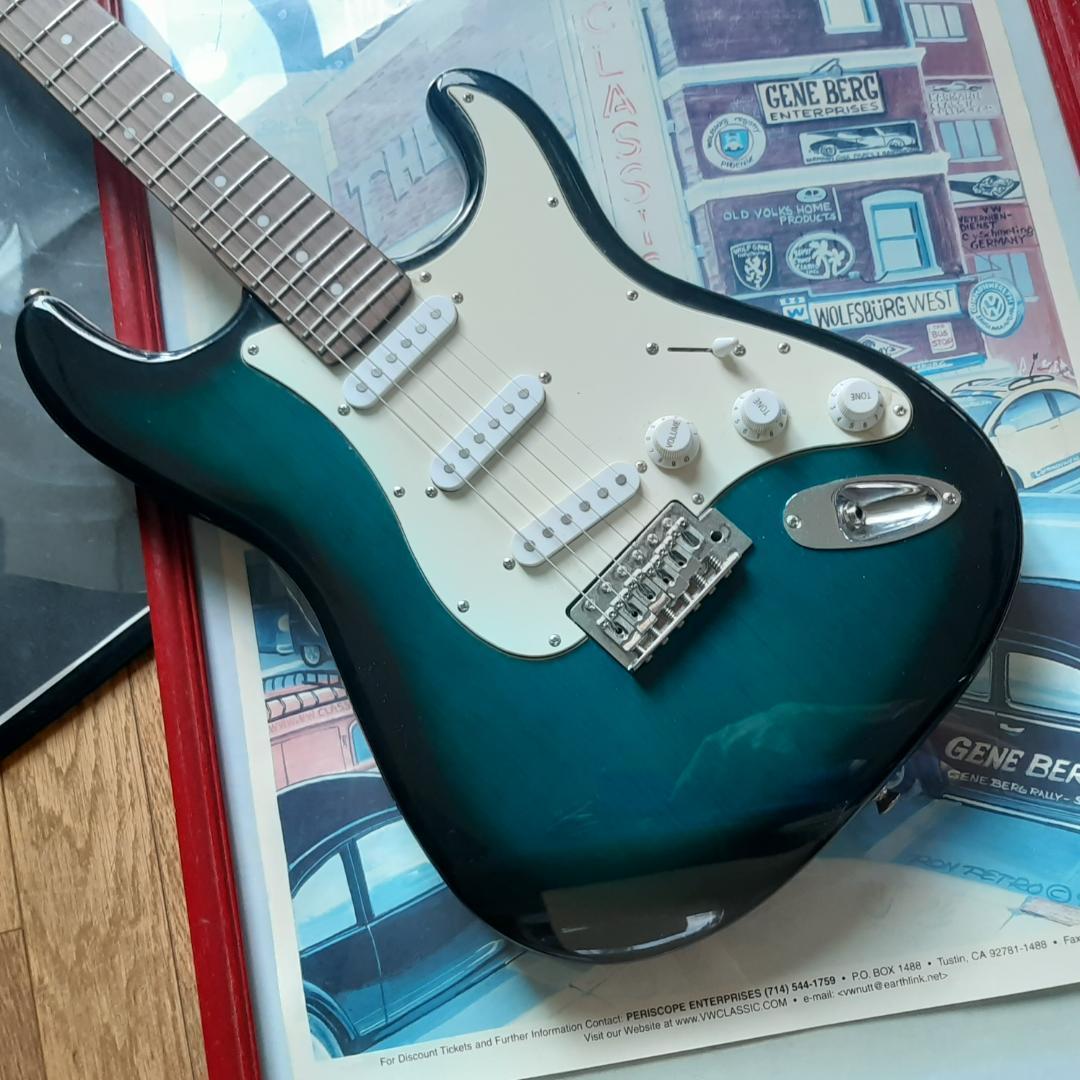 Mavis ストラトキャスター エレキギター メイビス