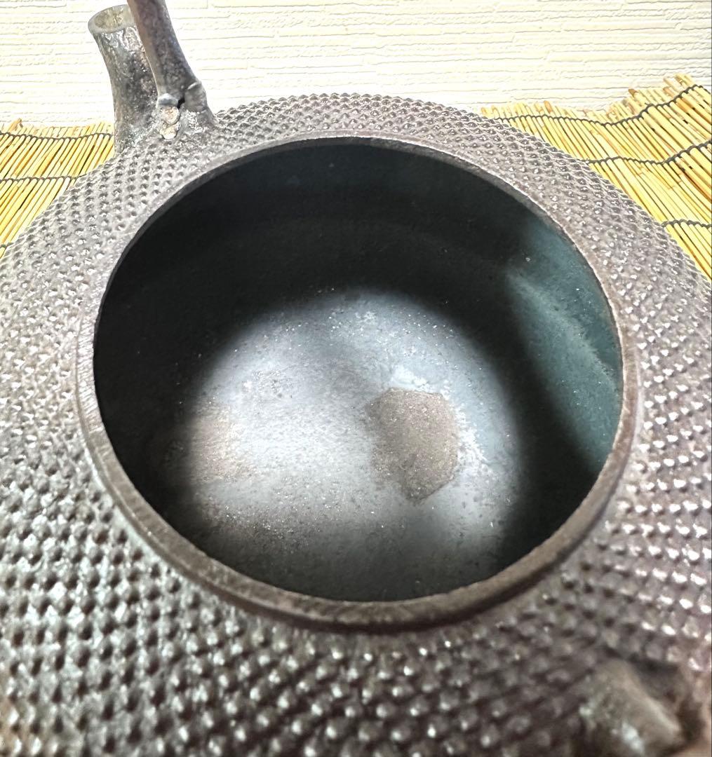 南部釜師　初代緑山　河村 常次郎作　１２型アラレ　南部鉄瓶　かず様売約済み