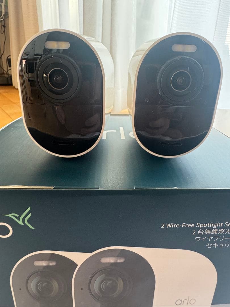 Amazon | Arlo Ultra 2 スポットライトワイヤレスセキュリティカメラ 2