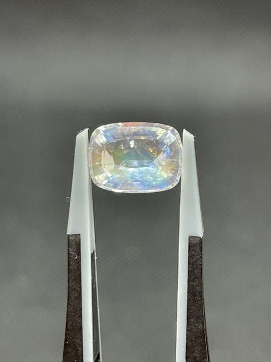 リンゴとカクテルグラスの油彩画