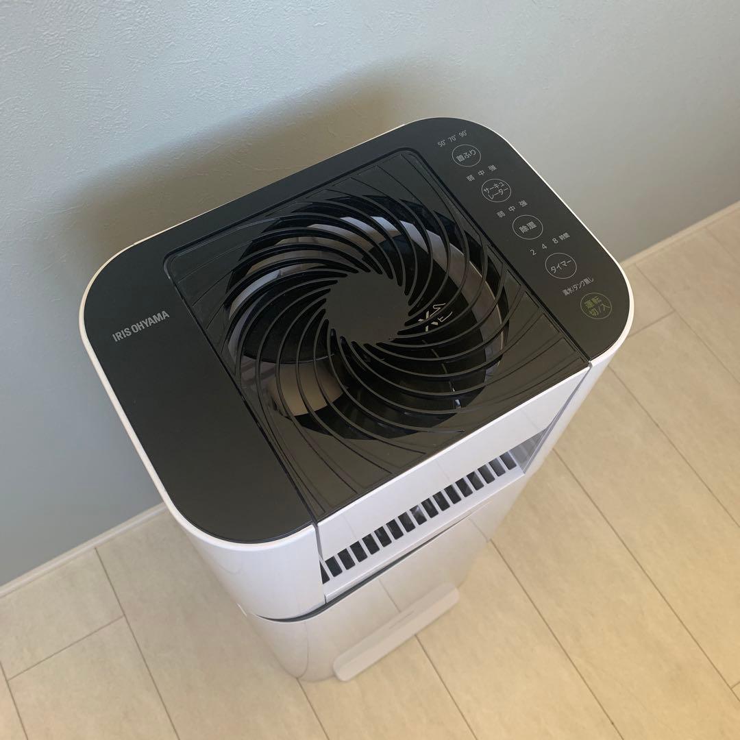 ジャンク品］Panasonic F-YHVX120 除湿機 ホワイト