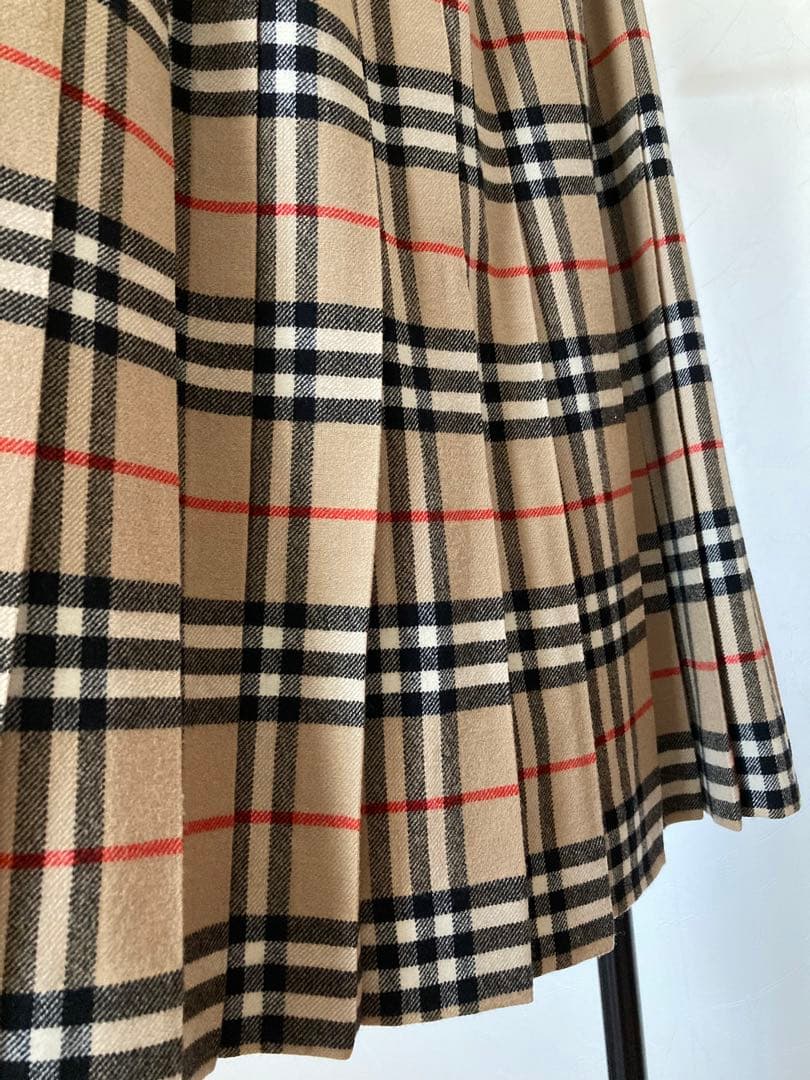②バーバリー・スカート丈61センチ・プリーツ・ノバチェック・Burberry