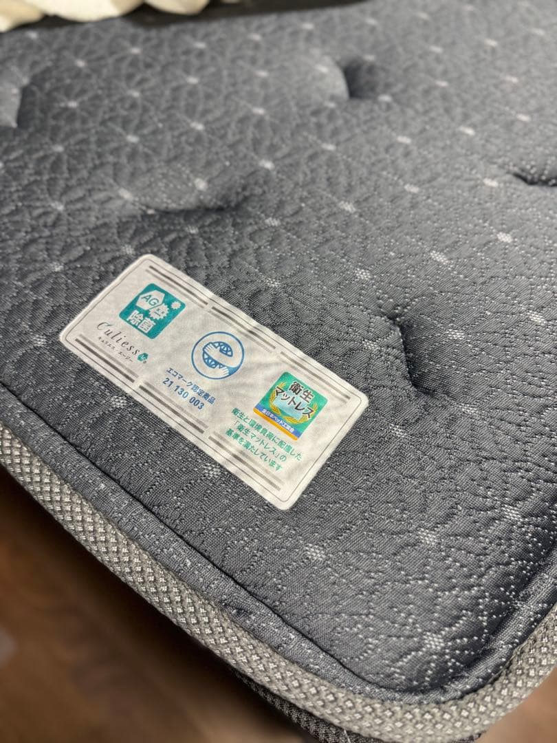 【オシマレジャパン】送料込　シングルベッドフレーム+マットレスセット