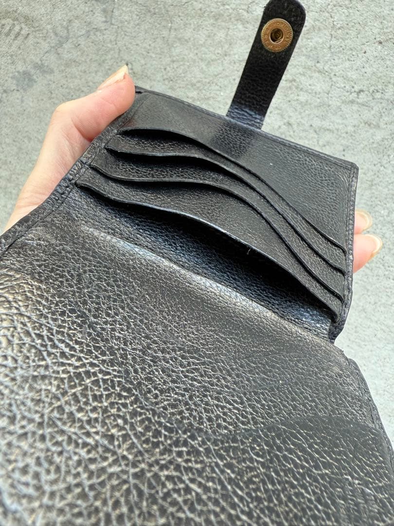 (本日限り)12000円即日発送手配可IL BISONTE 二つ折り財布 黒